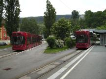 Linie 6 (links) und Linie 1 (rechts) an der Endstelle Bergisel