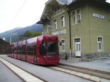 Niederflurbahn auf der Stubaitalbahn in Fulpmes