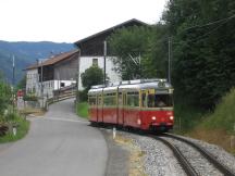 Bahnübergang am Ortseingang von Kreith