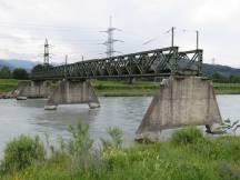 ehemalige Rheinbrücke zwischen Kriessern (CH) und Mäder (A)
