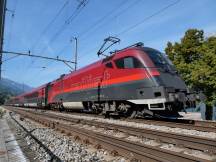 Railjet bei Mols (Schweiz) auf der Fahrt von Wien nach Zürich