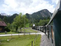 Vorderkrimml, im Hintergrund ist die Brücke über die Salzach zu erkennen