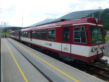 Triebwagen im Bf Neukirchen am Großvenediger