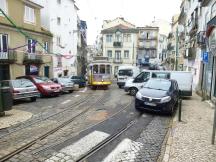 eh. Ausweiche am Largo do Terreirinho als 12E hier noch in beiden Richtungen verkehrte