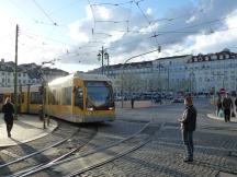 Abfahrt von der Endstelle Praça da Figueira rechts ab in die R. dos Fanqueiros