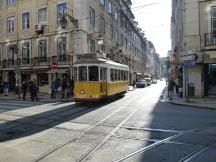 Rua da Conceição Ecke R. da Prata - quer fährt Linie 15E, rechts ab Linie 12E