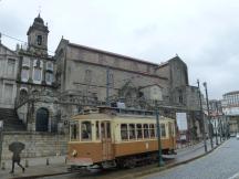Endstelle Infante - im Hintergrund die Igreja Monumento de São Francisco
