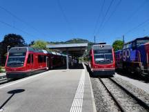 Kopfbahnhof Oensingen. Links Zug nach Solothurn, rechts Zug nach Langenthal