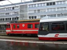 St Gallen: hinten Zahnradbahn nach Appenzell, vorne Trogenerbahn nach Trogen