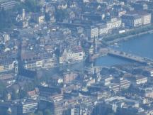 Ausblick vom Pilatus auf die Altstadt von Luzern mit der Kapellbrücke
