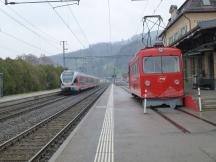 in Rheineck endet die RhW auf dem Bahnsteig der SBB (im Bild auch ein Wagen der SOB)