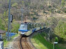 4-teiliger Panoramazug (Be 4/4, Bj 2007) auf dem Viadukt über die Isorno bei Intragna