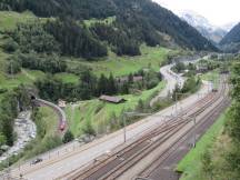 IR auf der unteren Wattingerbrücke vor dem Wattingerkehrtunnel