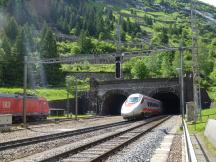 Trenitalia am Nordportal des Scheiteltunnels