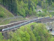 Cisalpino Pendolino zwischen Amsteg und Intschi