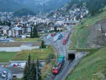 Güterzug im Gleisvorfeld von Zermatt