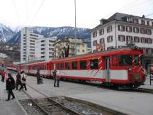 Streckenverlauf auf dem Bahnhofsvorplatz Brig