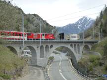 Nussbaumviadukt zwischen Mörel und Betten Talstation (im Hintergrund)