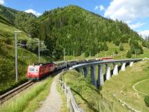 Val-Bugnei-Viadukt zwischen Sedrun und Budgnei