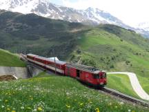 zwischen Andermatt und Nätschen, Brücke über die Oberalp-Passstraße