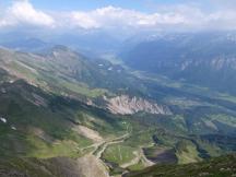 Ausblick vom Brienzer Rothorn nach Osten durchs Aaretal Richtung Meiringen