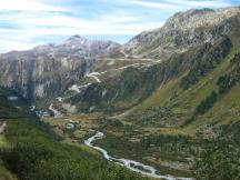Rhônetal bei Gletsch, im Hintergrund der Grimselpass