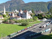 Güterbahnhof, dahinter Schloss Burgdorf und ganz links das Berner Münster