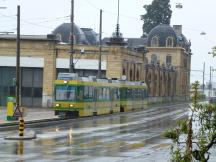 neben der Wagenhalle in Neuchâtel