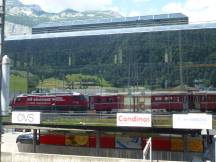 Spiegelung an einer Fassade in Chur-West