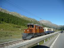 Parallelfahrt neben der Straße zw Bernina Diavolezza und Bernina Lagalb