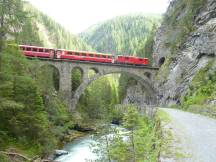 Brombenz-Viadukt in der Zügenschlucht zwischen Monstein und Wiesen