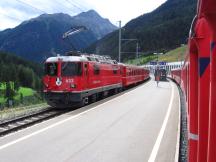 Zugbegegnung am Hp Sagliains, dem westl. Tor des Vereina-Tunnels