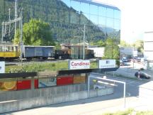 Spiegelung an einer Fassade in Chur-West