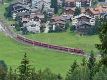 Zug zwischen Klosters Dorf und Klosters Platz