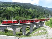 Regional Express auf dem Viadukt zwischen Küblis und Saas