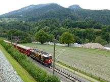 westl von Reichenau-Tamins Parallelfahrt: Foto entstand aus RE von St. Moritz