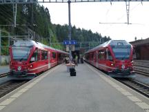 S-Bahn Begegnung im Bf Reichenau-Tamins