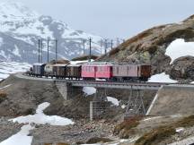 Brücke bei Ospizio Bernina, vorne Lago Bianco