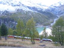 Lago Palü, im Hintergrund links Palügletscher