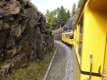 Felsen am Beginn der 180° Montebello-Kurve