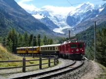 vor dem Morteratsch Gletscher in der Montebello Kurve