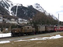 Lokzug auf dem Weg von der Fahrzeugparade in Pontresina zurück nach Samedan