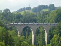 Doppelstock-InterCity auf dem Sitterviadukt (SBB) bei St.Gallen