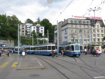 H Central, links Linie 7 nach Stettbach, rechts Linie 3 nach Albisrieden