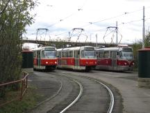 Endschleife Nádraží Braník (links Linie 3, Mitte/rechts Linie 2)