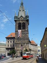 H Jindřišská, Fahrtrichtung Kubánské náměstí, vor dem Heinrichsturm