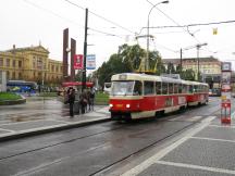 H Florenc, im Hintergrund das Muzeum hlavního města Prahy