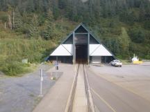 West Portal des Anton Anderson Memorial Tunnels, der Portage mit Whittier verbindet