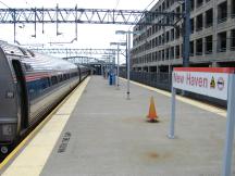 Amtrak Regional im Bahnhof New Haven, CT