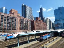 Metra-Züge am Ogilvie Transportation Center